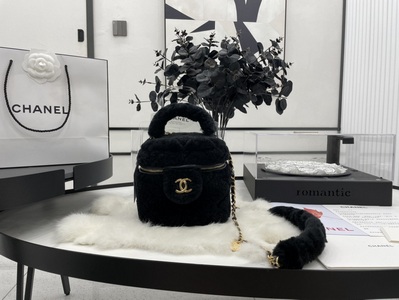 Chanel Handbags 1038